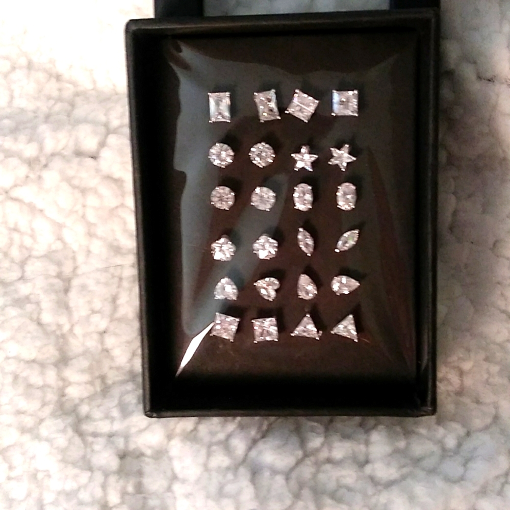Diamond simulant earrings
